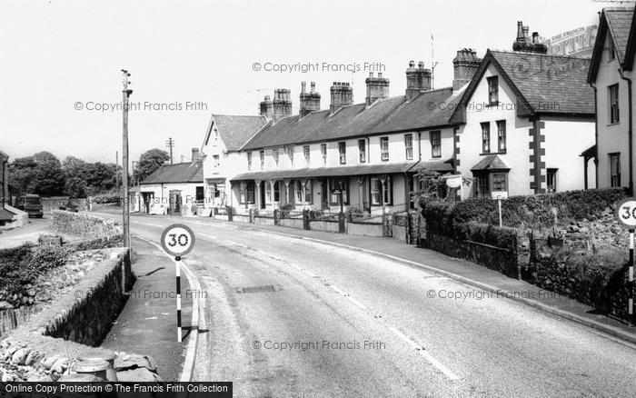 Photo of Llanwnda, The Village c.1965