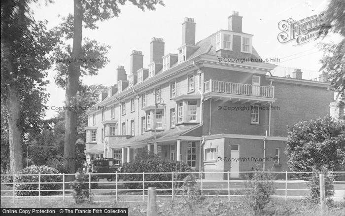Photo of Llanwrtyd Wells, Abernant Hotel c.1930