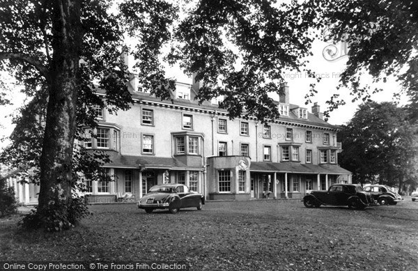 Photo of Llanwrtyd Wells, The Abernant Lake Hotel c.1960