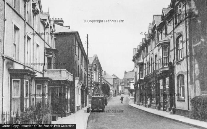 Photo of Llanwrtyd Wells, Victoria Square c.1955