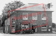 Dolcwm Stores 1949, Llanybydder