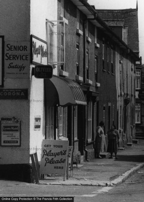 Photo of Llanymynech, Main Street, Women Chatting c.1960
