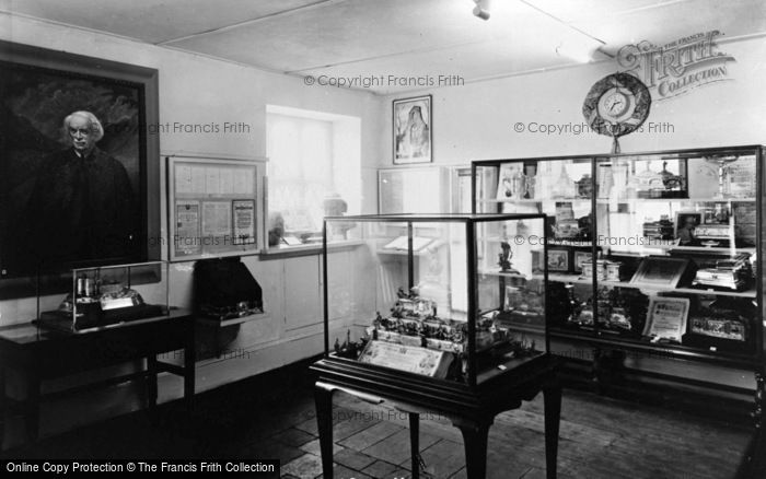Photo of Llanystumdwy, The Lloyd George Museum, Interior c.1955