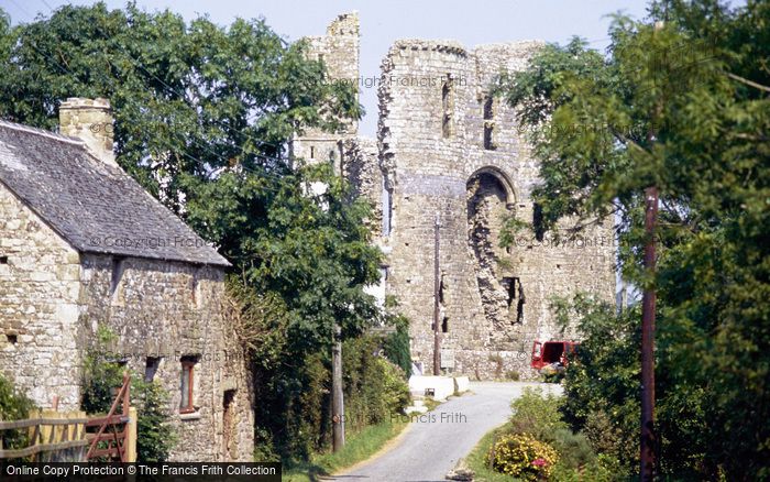 Photo of Llawhaden, Castle, The Gatehouse c.1995