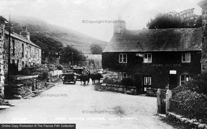 Photo of Llwyngwril, Post Office Corner c.1920