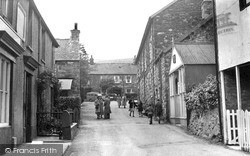 Village Street c.1950, Llwyngwril