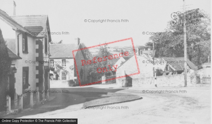 Photo of Llyswen, Crossroads c.1955