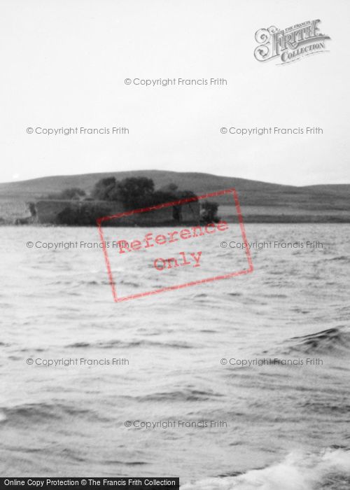Photo of Lochindorb, The Castle 1952