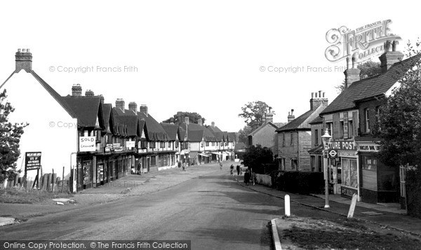 Photo of Locksbottom, The Village c.1955