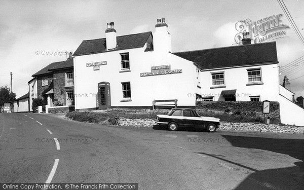 Photo of Loddiswell, Turks Head Inn c.1960