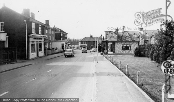 Photo of Loddon, High Street c.1960