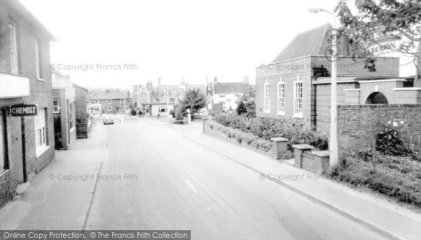 Photo of Loddon, High Street c.1960