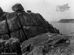 Logan Rocks, 1928, Logan Rock