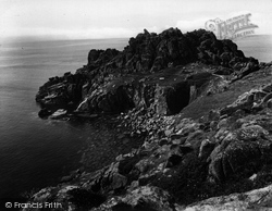 Logan Rocks, Logan Rock And Castle Treen 1928, Logan Rock
