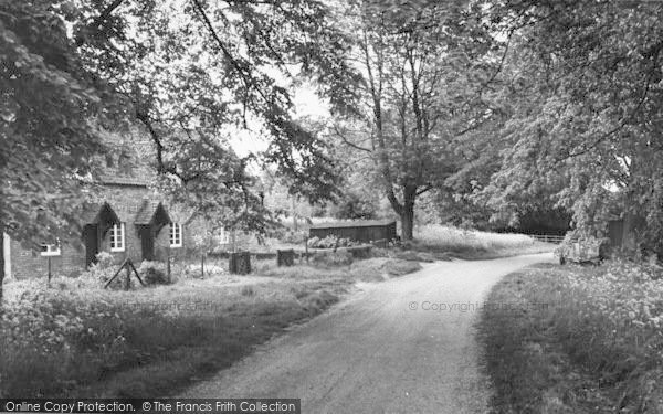 Photo of Londesborough, The Village c.1960