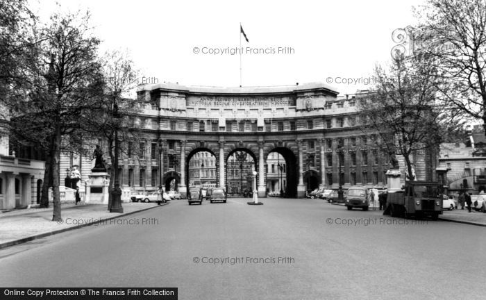 Photo of London, Admiralty Arch c.1960