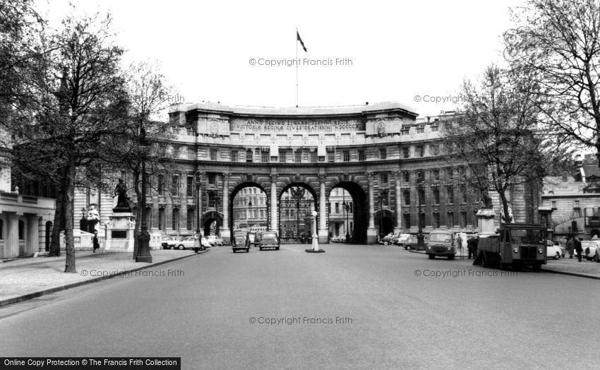 London, Admiralty Arch c1960