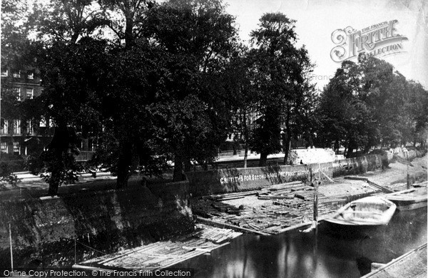 Photo of London, Bishop's Walk c.1890