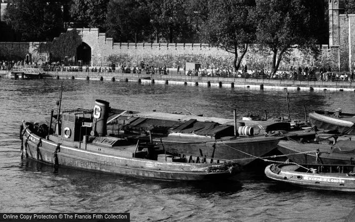 Photo of London, Boats On The Thames c.1950