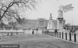 Buckingham Palace c.1955, London