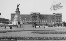 Buckingham Palace c.1955, London