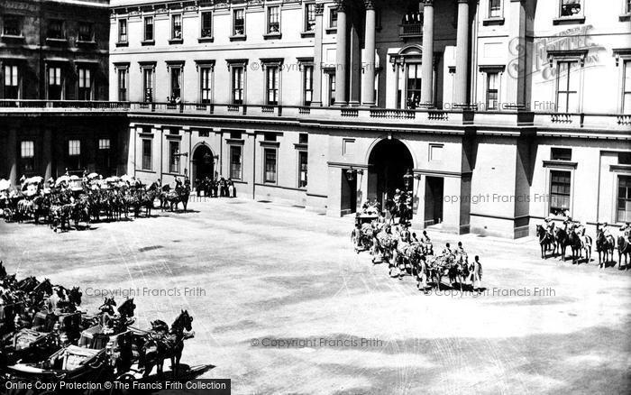 Photo of London, Buckingham Palace, Diamond Jubilee 1897