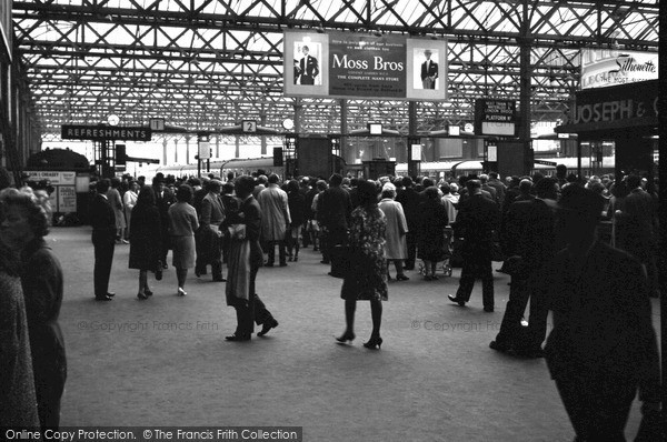 Photo of London, Charing Cross Station 1964