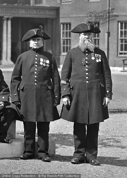 Photo of London, Chelsea Pensioners c.1898