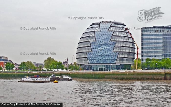 Photo of London, City Hall, Queen's Walk, Southwark Riverside 2010