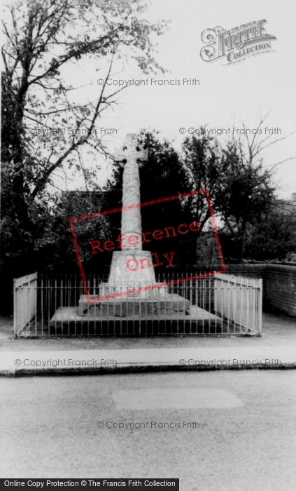 Photo of London Colney, The Memorial c.1965