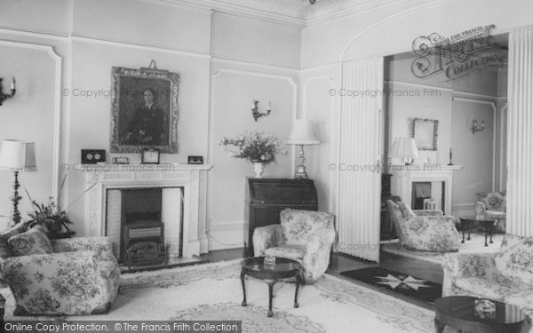 Photo of London, Drawing Room, St John House, Eaton Place c.1960