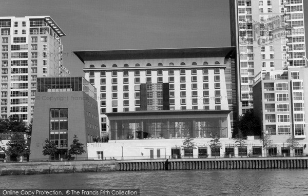Photo of London, Four Seasons Hotel, Docklands 2004