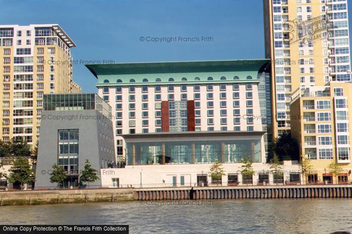 Photo of London, Four Seasons Hotel, Docklands 2004