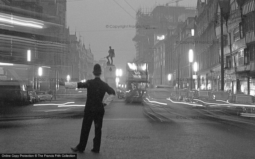 London, Holborn, evening rush hour 1958