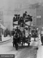 Horsedrawn Carriage 1906, London