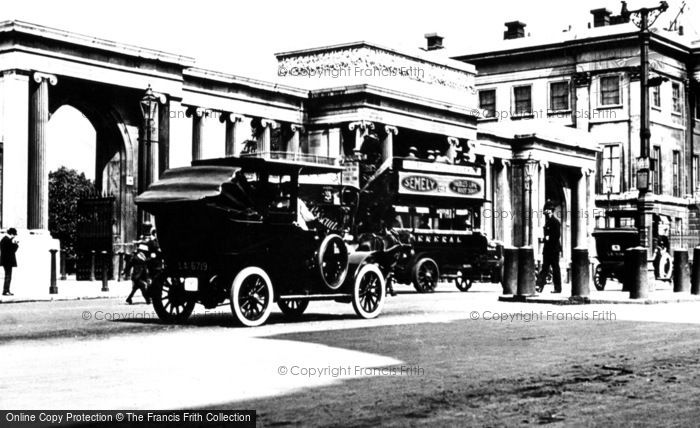 Photo of London, Hyde Park Corner, The Screen 1910