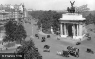 Hyde Park Corner, The Wellington Arch 1915, London