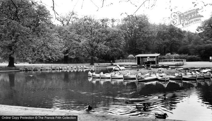 Photo of London, Kiddies Boating Lake, Regent's Park c.1965