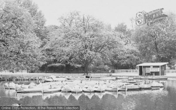 Photo of London, Kiddies Boating Lake, Regent's Park c.1965