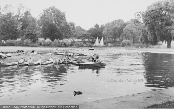Photo of London, Kiddies Boating Lake, Regent's Park c.1965