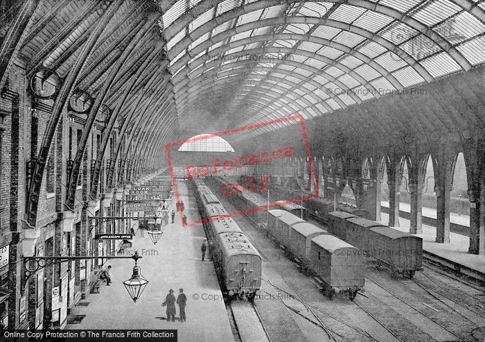 Photo of London, King's Cross Station, The Platforms c.1895