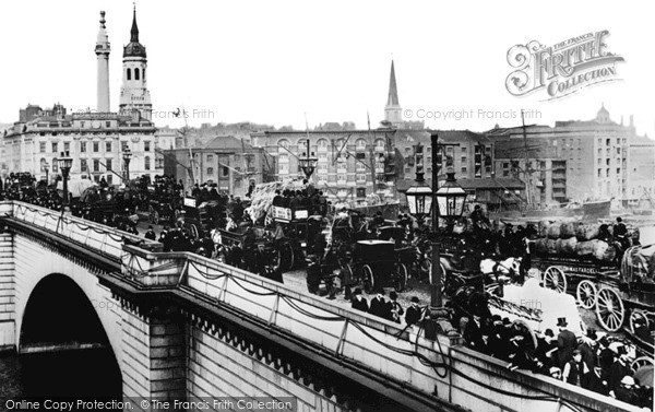 London, London Bridge c.1900