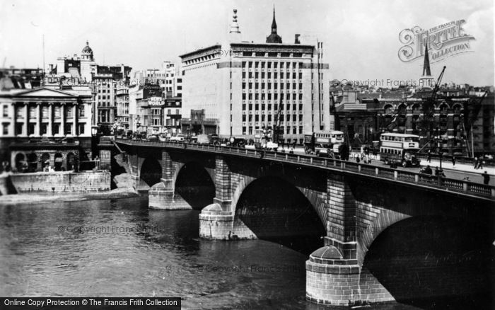 Photo of London, London Bridge c.1949