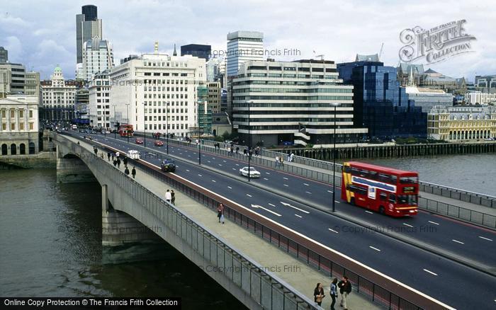Photo of London, London Bridge c.2000