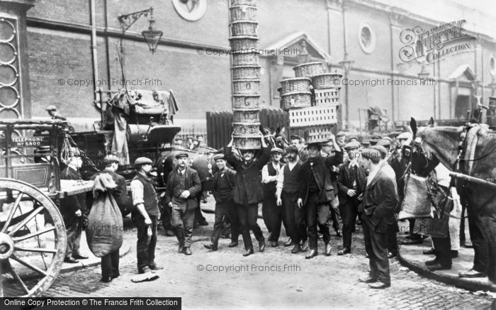 Photo of London, Market Porters At Covent Garden 1900