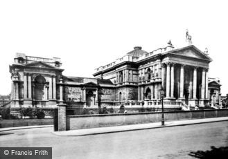 London, Millbank, the Tate Gallery c1910