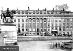 Morley's Hotel, Trafalgar Square c.1900, London