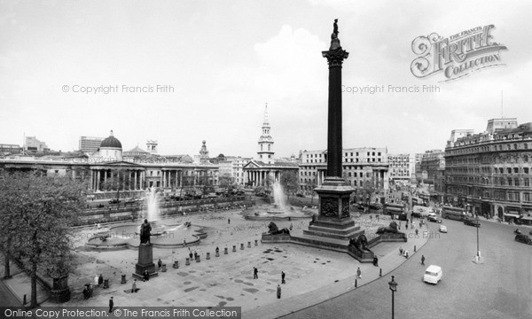 Photo of London, Nelson's Column c.1960