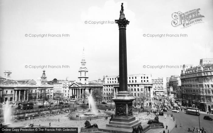 Photo of London, Nelson's Column c.1960