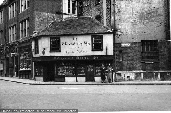 Photo of London, Old Curiosity Shop c.1950